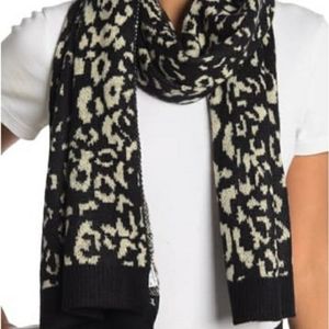 Leopard Knit Scarf